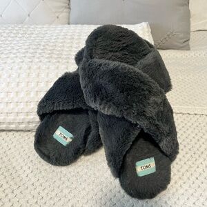 Toms Women's Susie Eva Faux Fur Slip On Slippers Slides gray Size 8